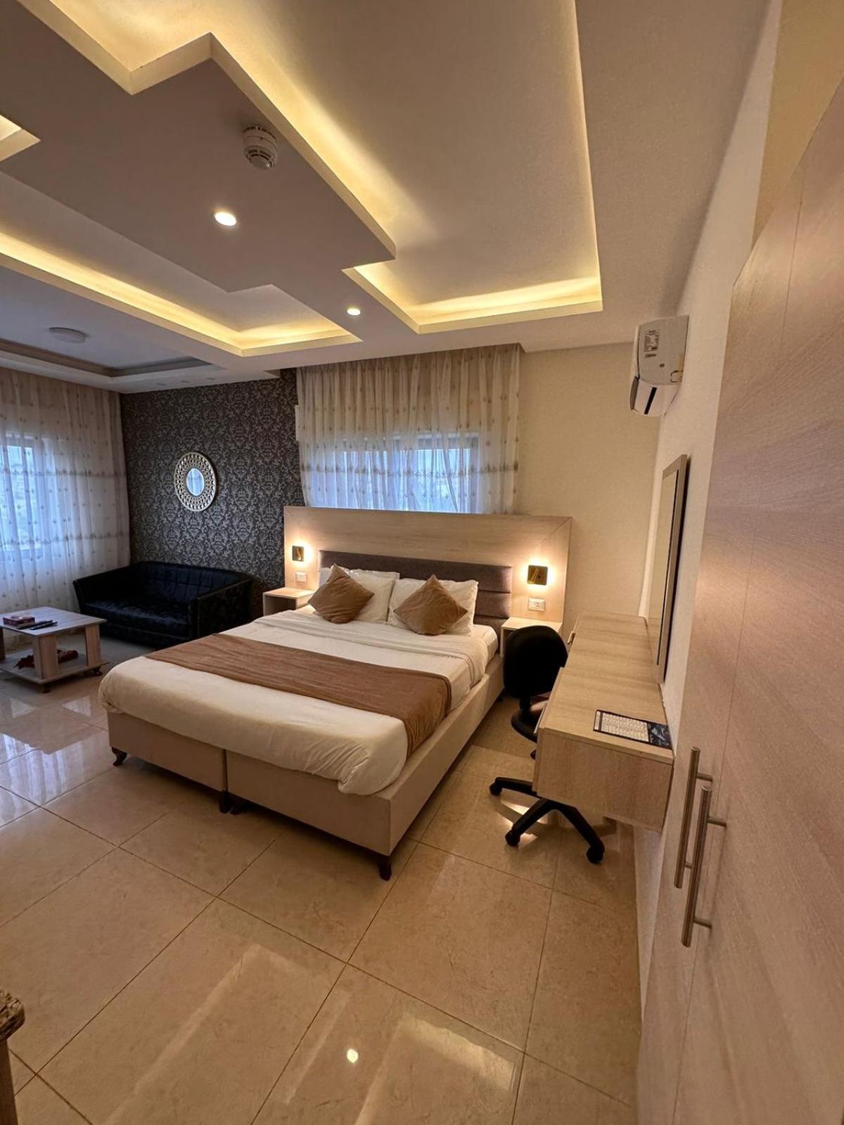 Alqimah Hotel Apartments Амман Экстерьер фото